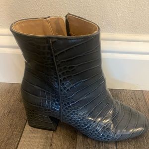 Steve Madden Crocodile booties